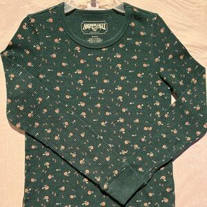 American Eagle Dark Green Floral Waffle Knit Top